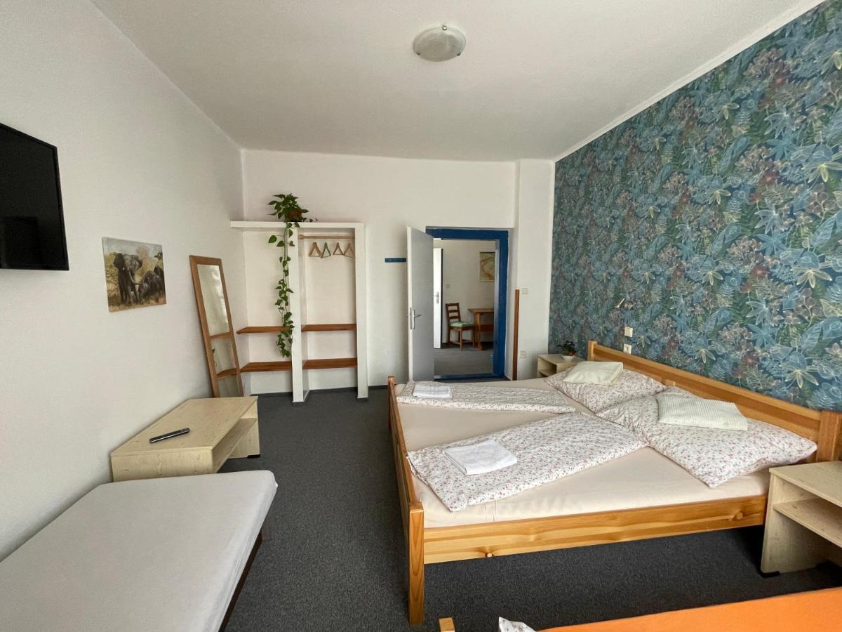 Penzion Slunecnice Dvůr Králové nad Labem Exterior foto