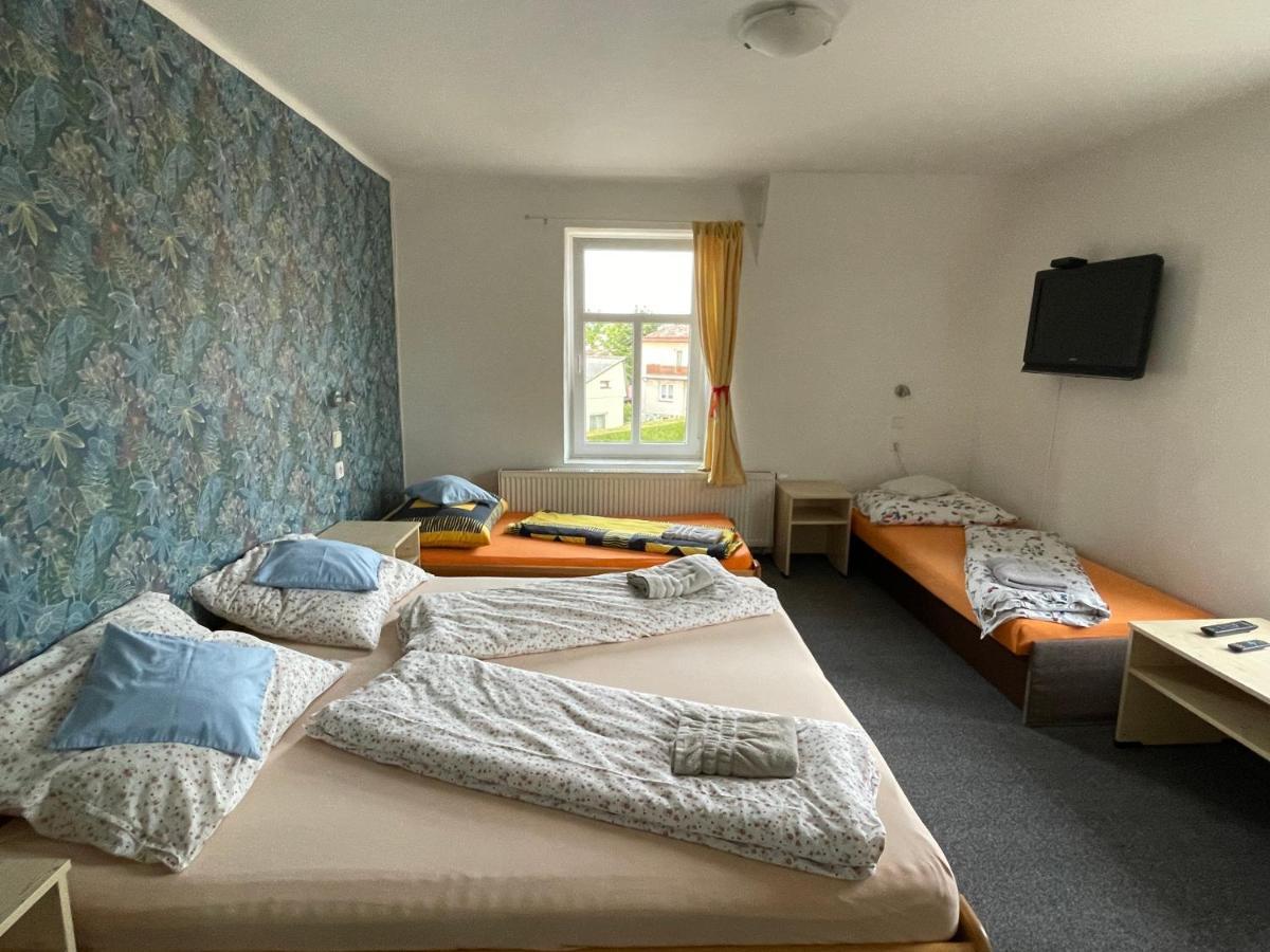 Penzion Slunecnice Dvůr Králové nad Labem Exterior foto